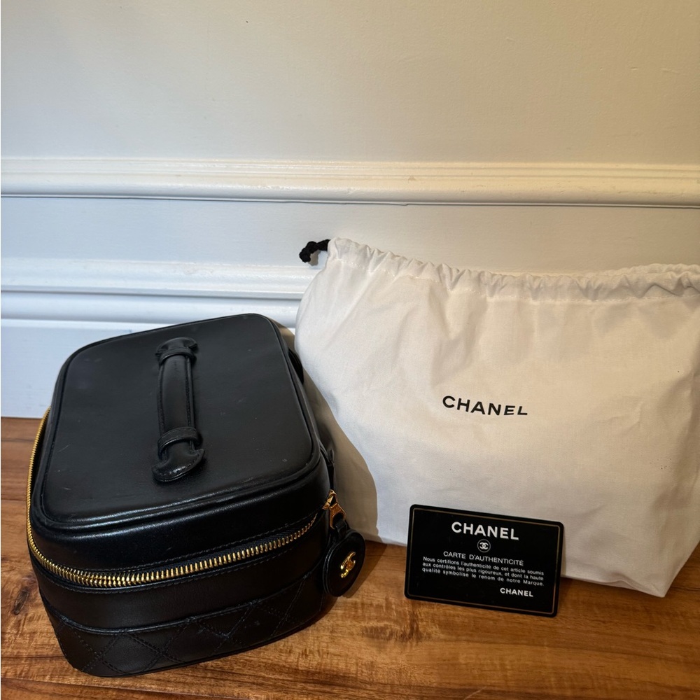 Channel Authentic Vanity Leather Pouch - image 6